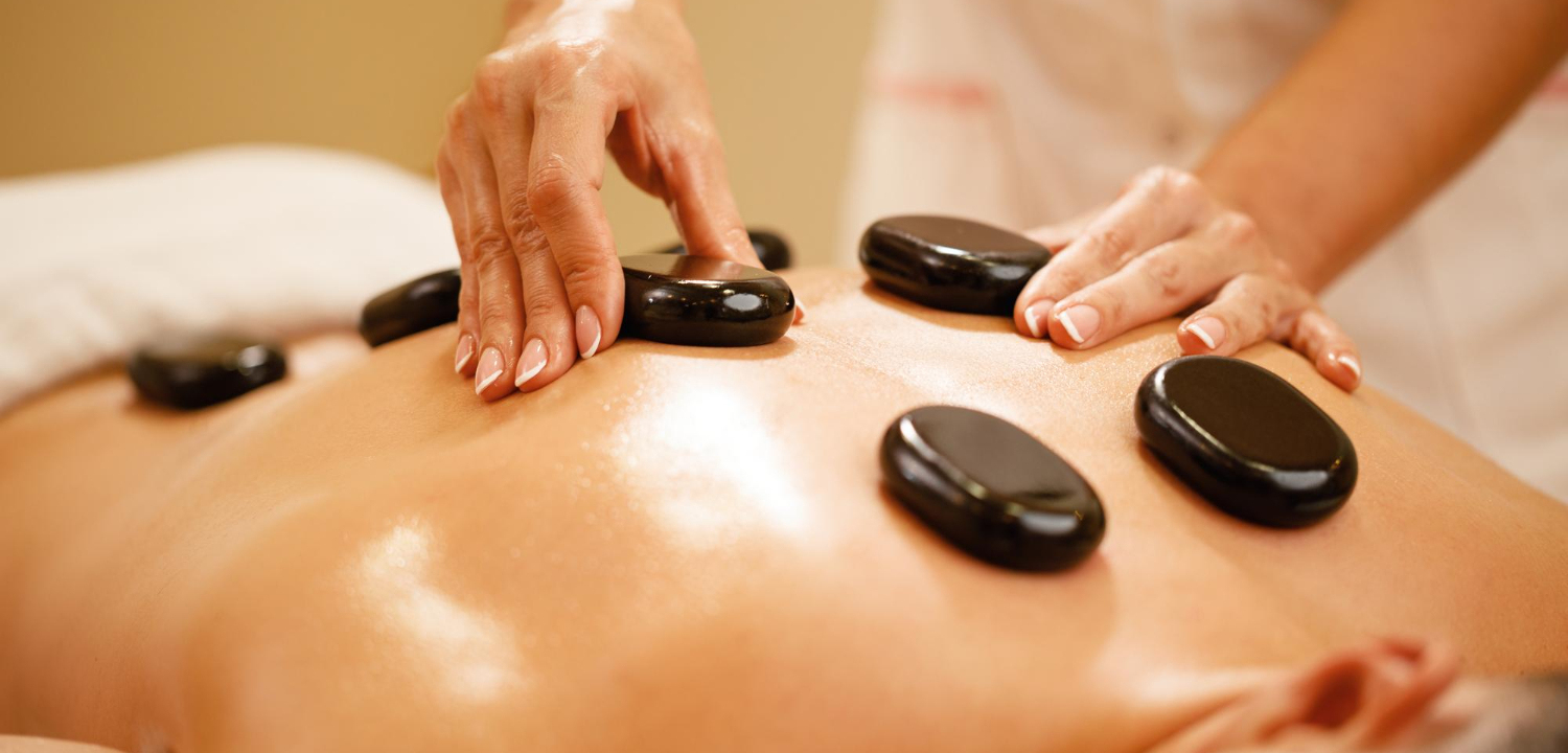 Masaż gorącymi kamieniami